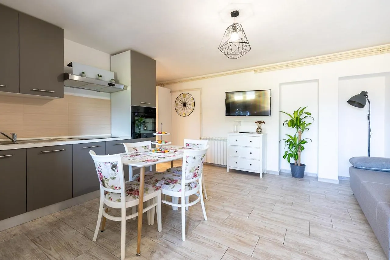 Apartments Sanja-Marino Rovigno 0*,