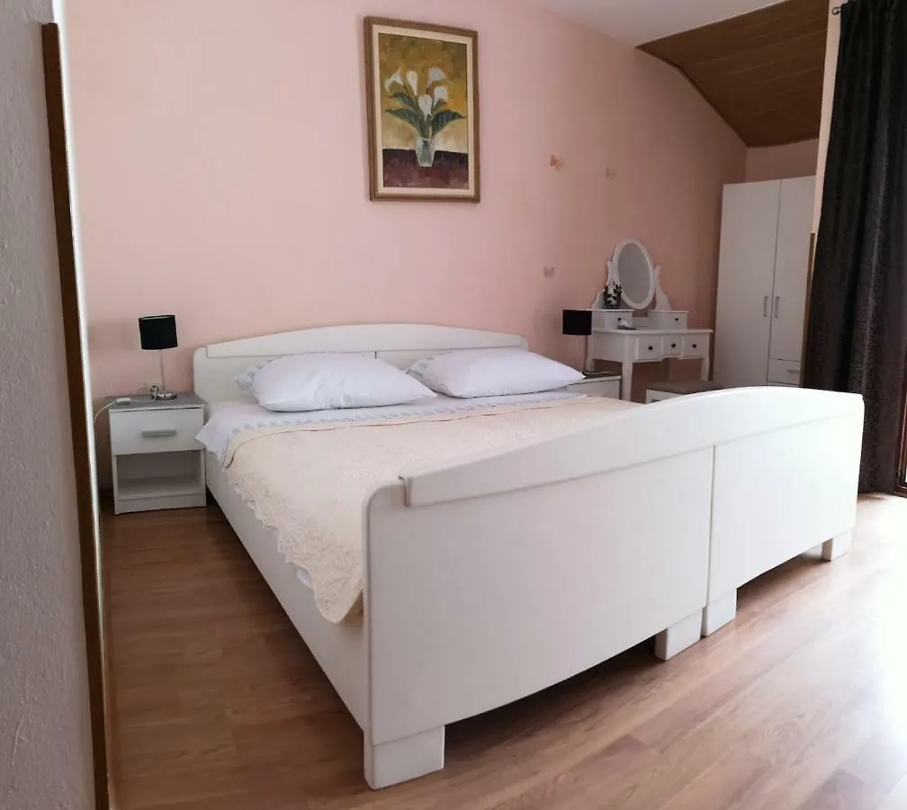 Apartments Sanja-Marino Rovigno 0*,